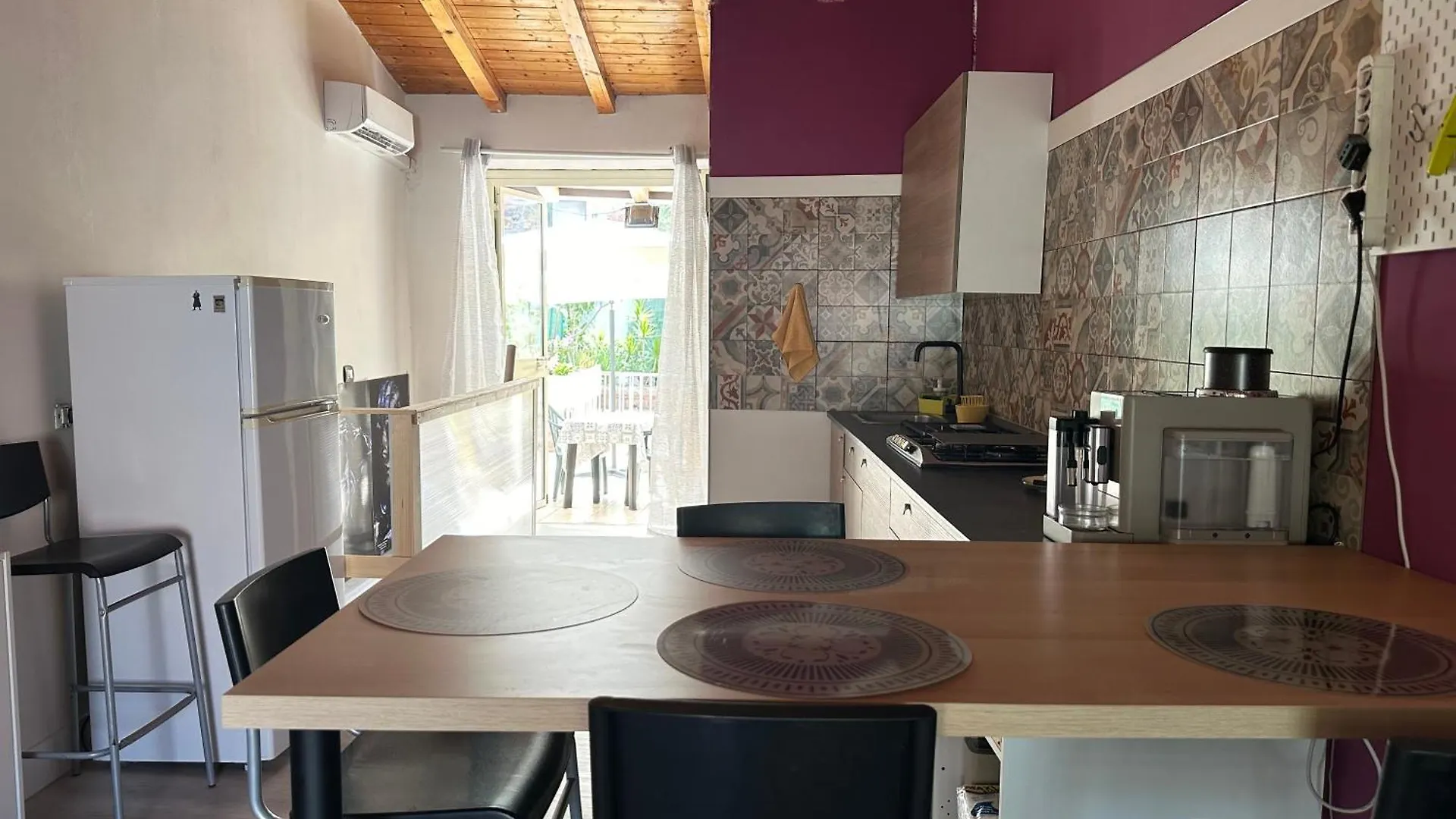 Casa Vulcano Katanya 0*,